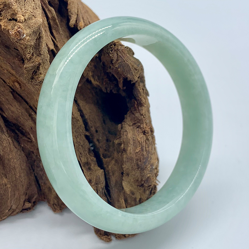 派瑞翡翠 翡翠手镯 糯种 豆绿色 绿色 57mm