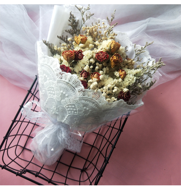 ins蕾丝干花玫瑰小花束永生花礼盒生日送闺蜜毕业女友母亲节礼物 feng