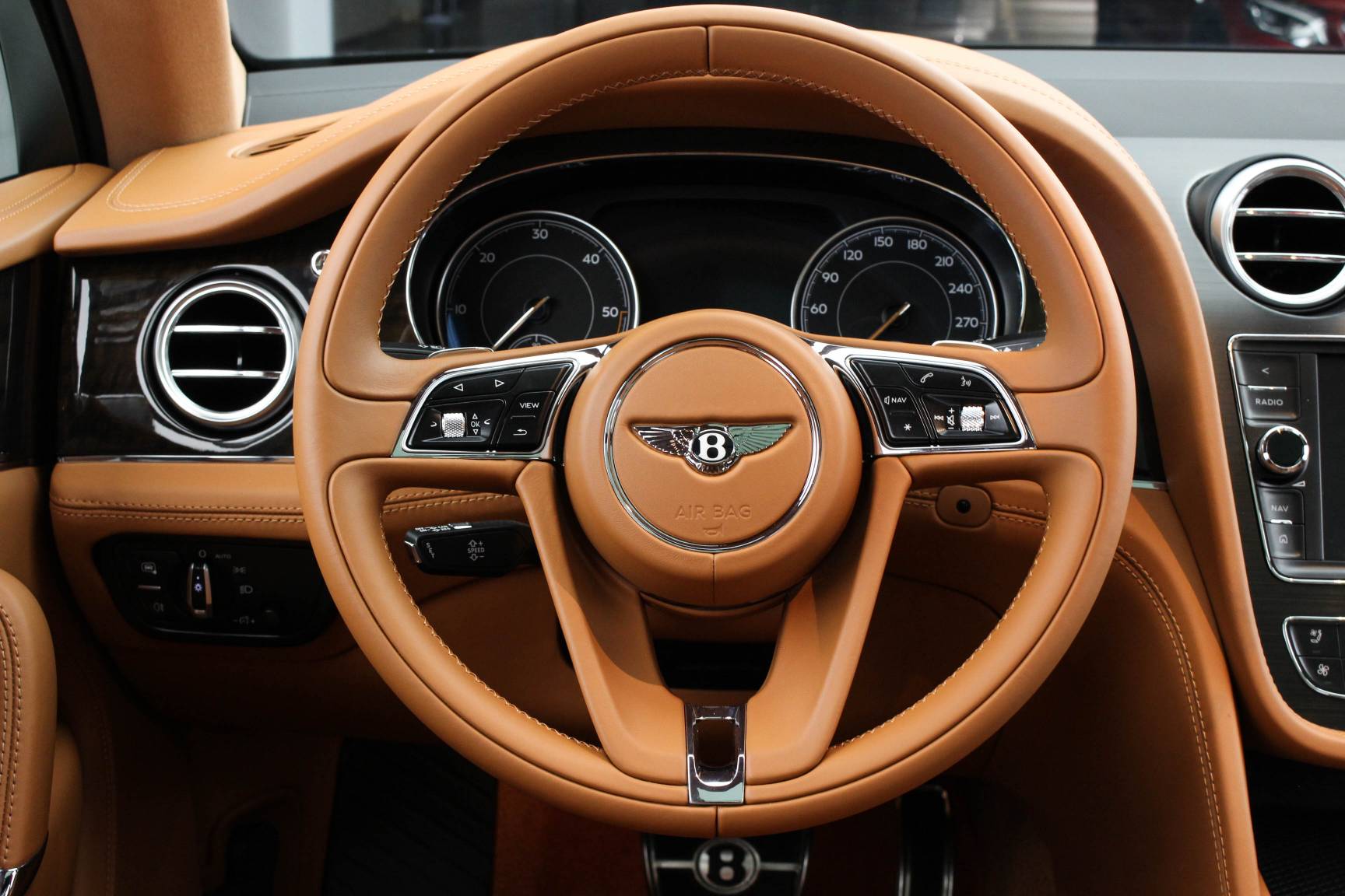 订金销售宾利bentley宾利2017款添越40t欧规版柴油二手汽车suv