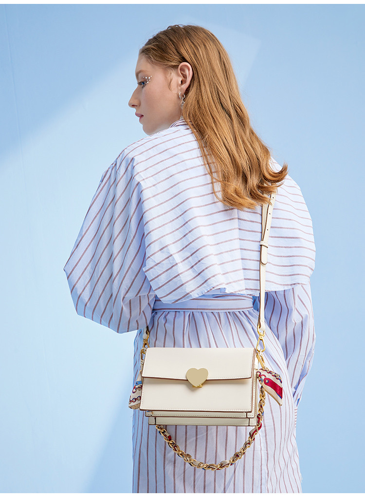 超买专享马克华菲爱心扣链条小方包规格20713