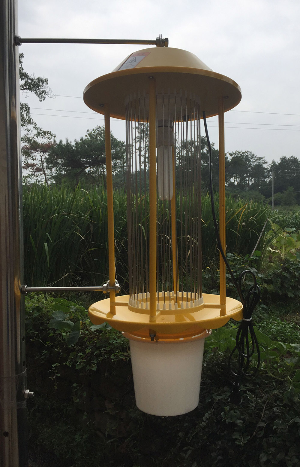 三维工匠振式杀虫灯电击式农用灭蚊灯诱虫灯吸果夜蛾果园抓虫灯