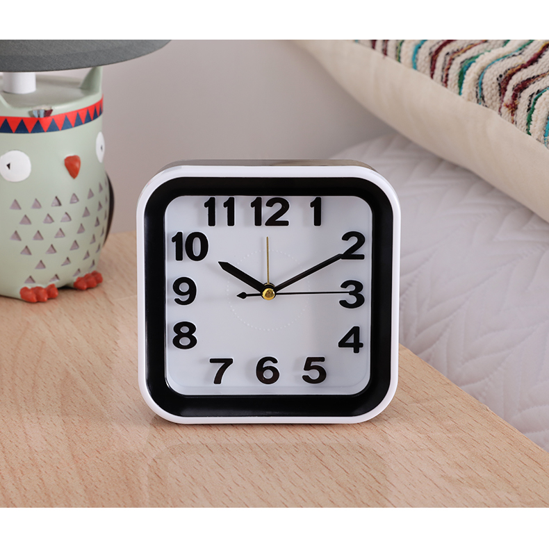 北欧现代简约闹铃小闹钟床头学生用儿童静音创意时钟个性卧室钟表方形