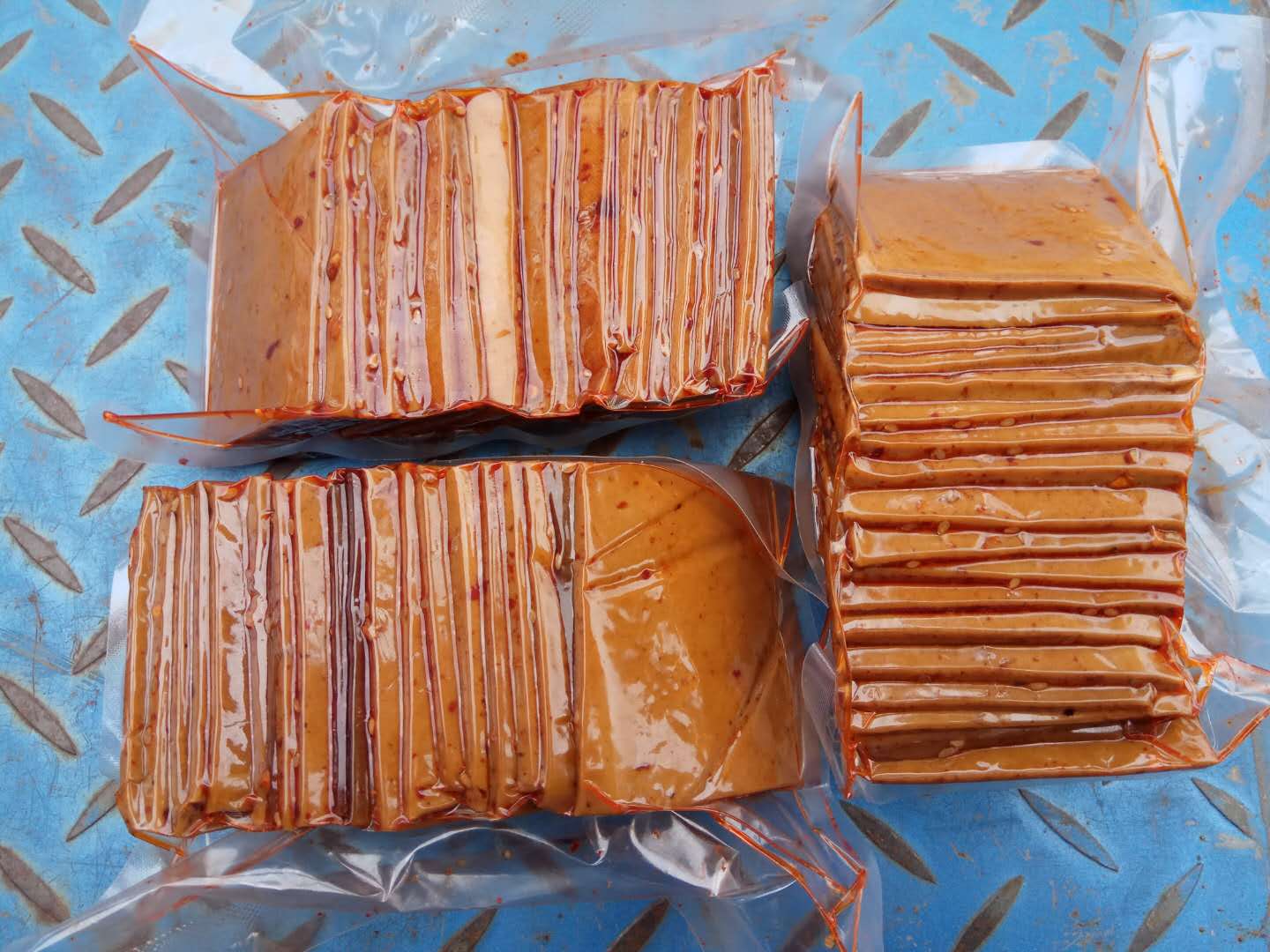 湖北咸宁通城特产豆腐干烟熏麦市干子香辣干真空份送霉豆腐 麻辣薄款