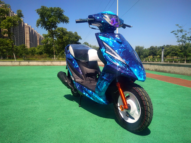 澳派新款改装鬼火摩托车一三代战速迅鹰125cc燃油踏板车助力车150跑车