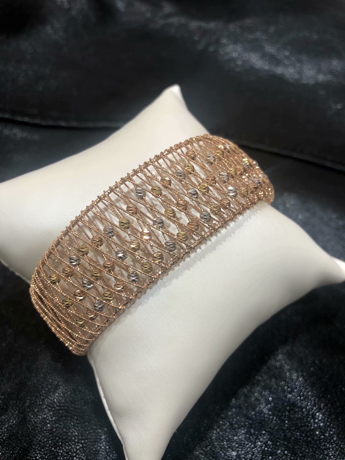 九之润k金手镯18k彩金手镯 精湛的拔丝工艺 精美绝伦           贵重