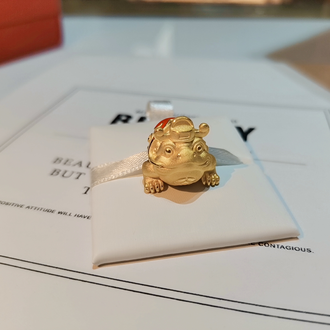 黄金三脚金蟾铜钱3d硬足金可爱动物男女款手链串珠吊坠