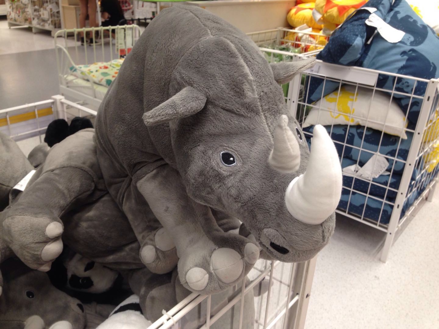 尤恩格斯库格犀牛毛绒玩具儿童生日礼物大犀牛