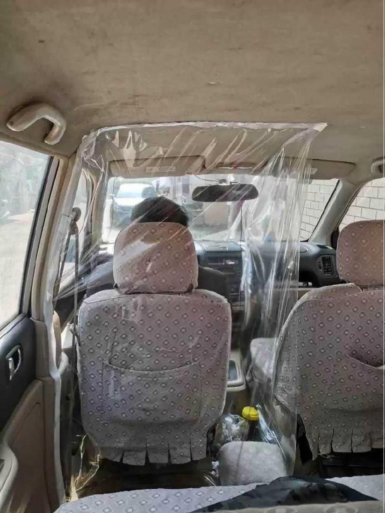 定做 隔断板帘防护多功能隔离板驾驶室隔离网出租车驾驶员隔离膜网