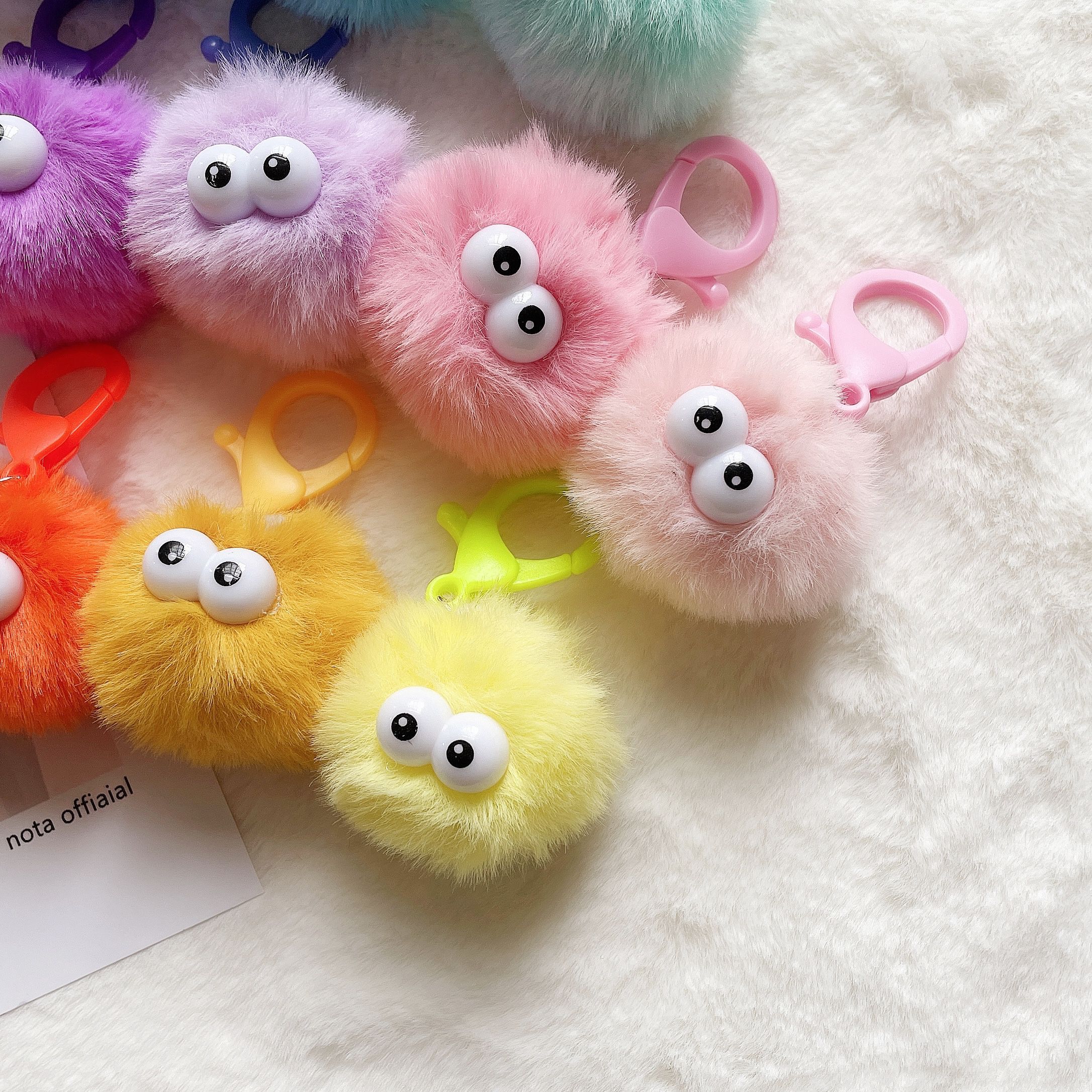 可爱毛绒球球挂饰少女心可爱大眼睛卡通钥匙扣毛毛挂件书包配饰 fish