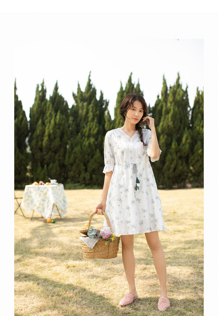 茵曼裙子女2019夏季新款文艺清新印花收腰v领甜美连衣裙小个子a字