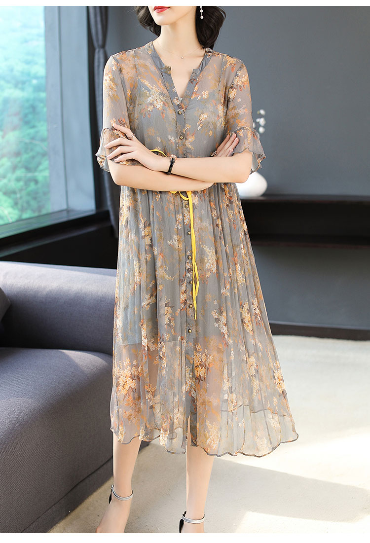 卓云山峰冷淡风连衣裙女夏装2020新款温柔仙女裙桑蚕丝碎花收腰裙子潮