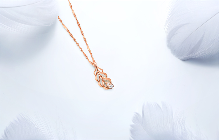 周大福爱情羽毛系列18k金镶钻石吊坠u156170