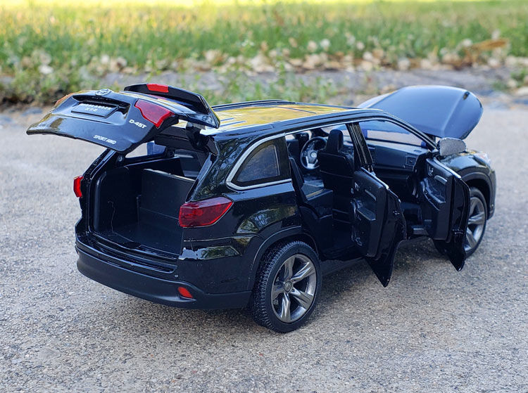 132汉兰达suv合金汽车模型原厂仿真金属车模摆件声光回力玩具车老款酒