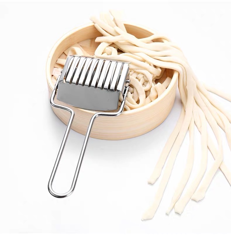 家用切面条器省时省力不锈钢切面条削面刀削面器锋利滚轮一推即成