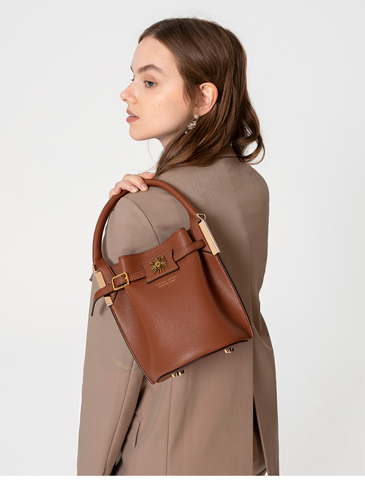 官方正品vh女包时尚新款2020女生可爱手提包个性潮流单肩包小众斜挎