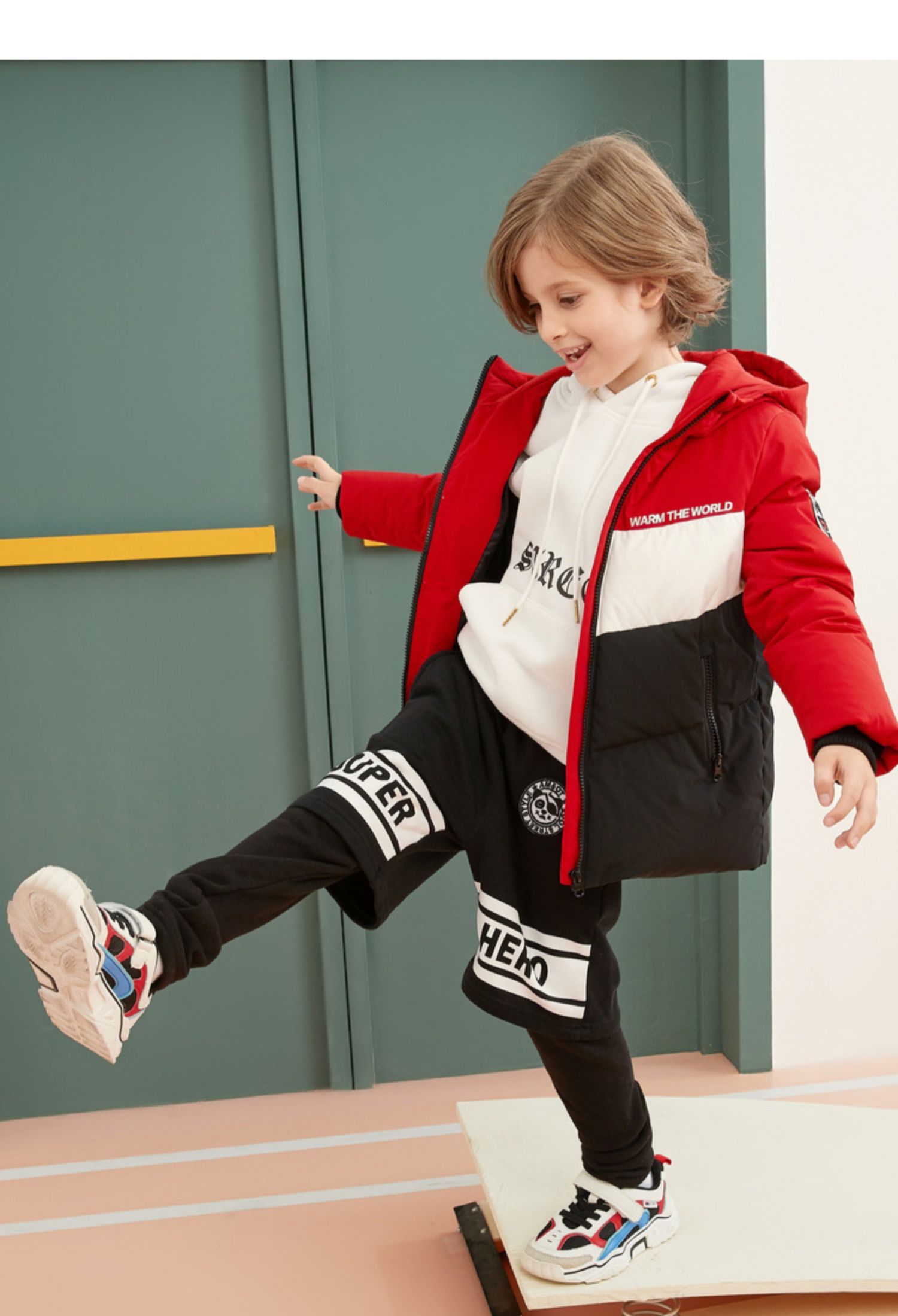 波司登童装儿童男女童时尚运动拼接休闲羽绒服外套t90142313