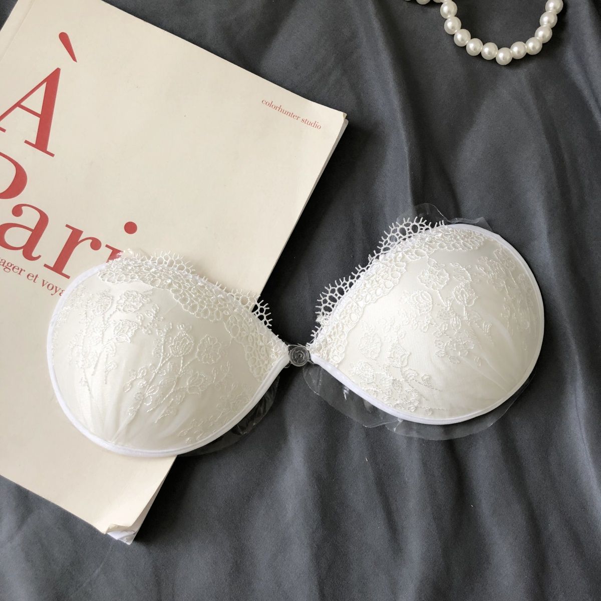 《白色蕾丝胸贴婚纱用乳贴硅胶隐形文胸女夏聚拢上托无肩带内衣抹胸