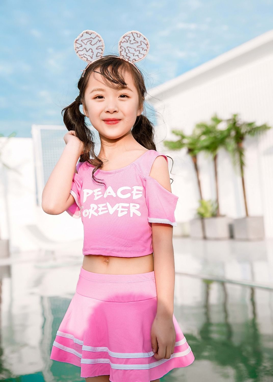 小美女泳装香港图片