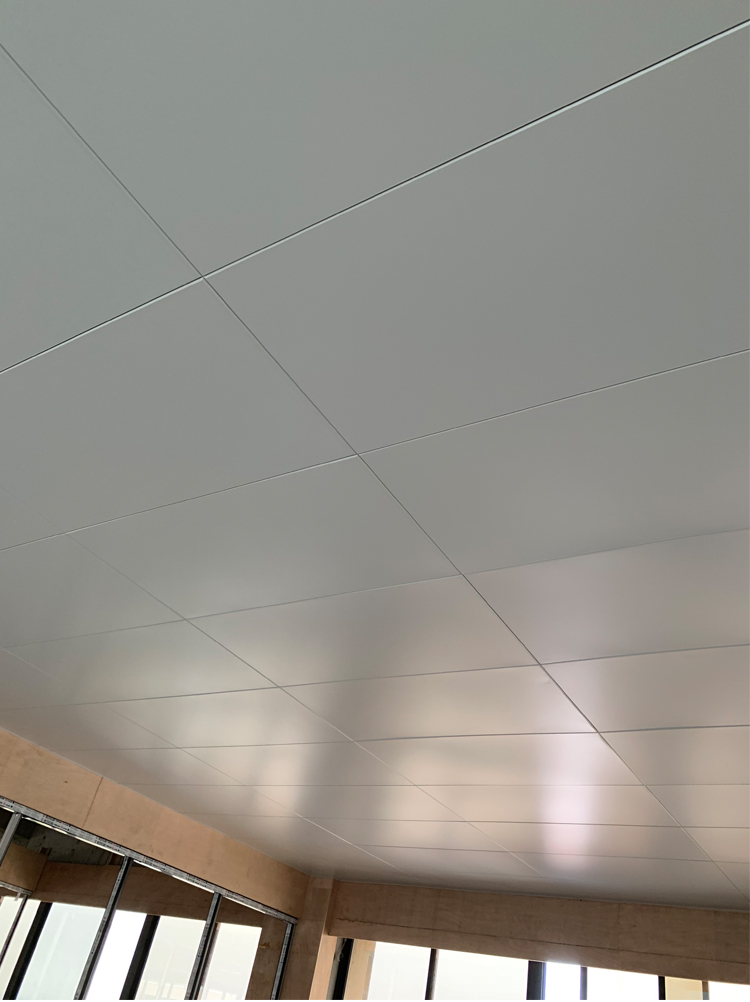 集成吊顶工程板600x1200铝扣板闪电客吊顶办公室铝天花长条厂房