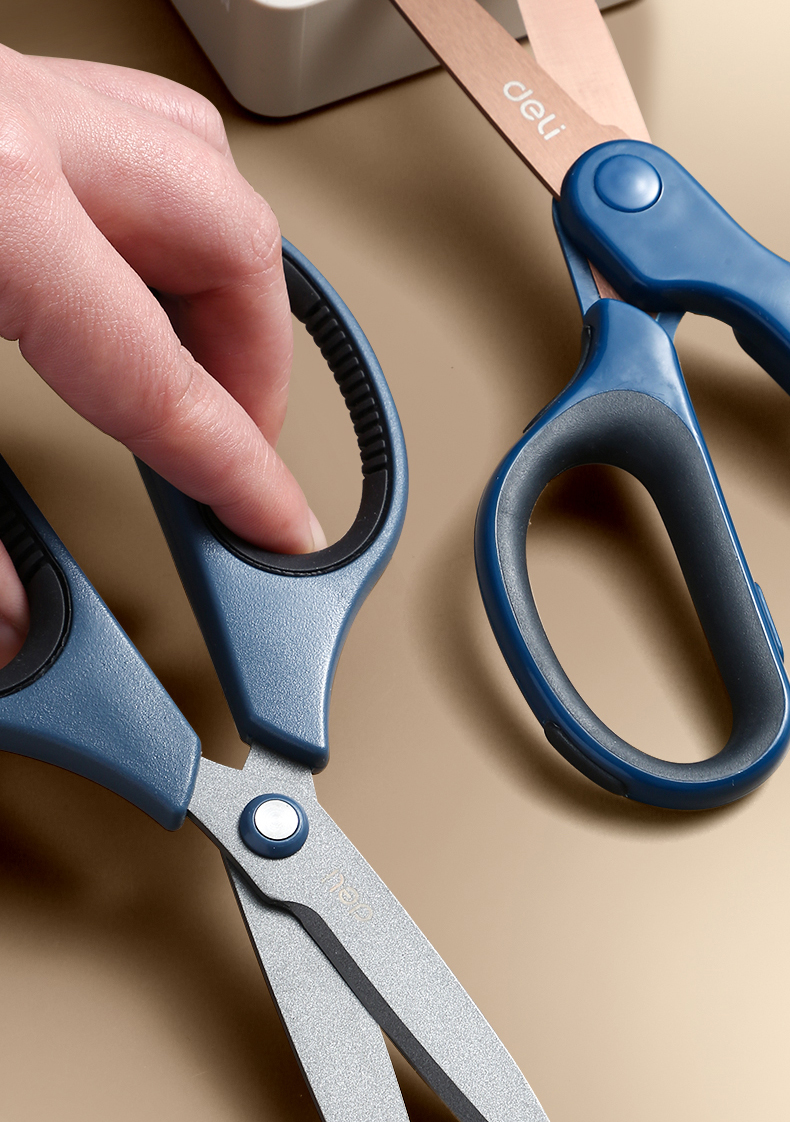 得力特氟龙大剪刀花边手工剪纸刀学生便携式美工刀家用防粘黏裁缝