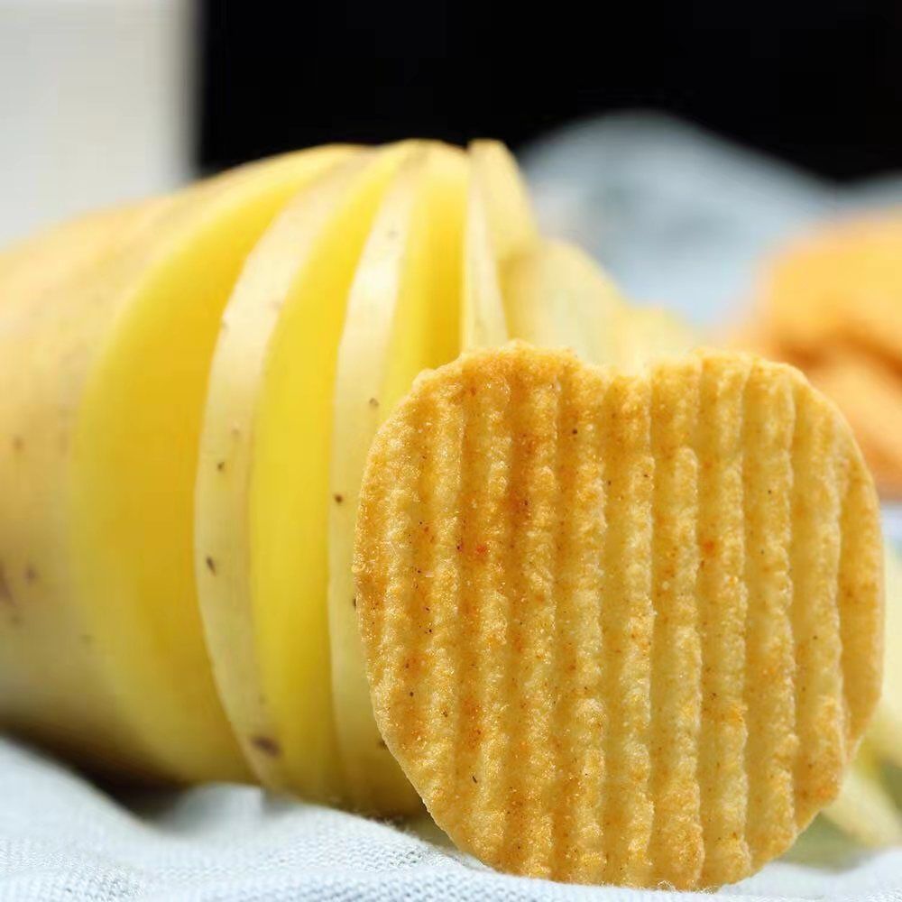 快乐的土豆薯片散装非油炸小包装儿童休闲膨化食品办公室零食好吃