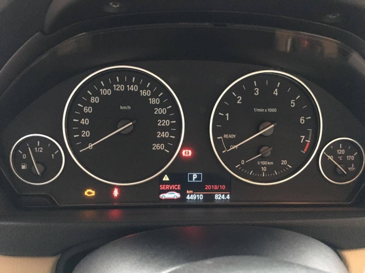 2013款宝马3系320i时尚型分期购二手汽车