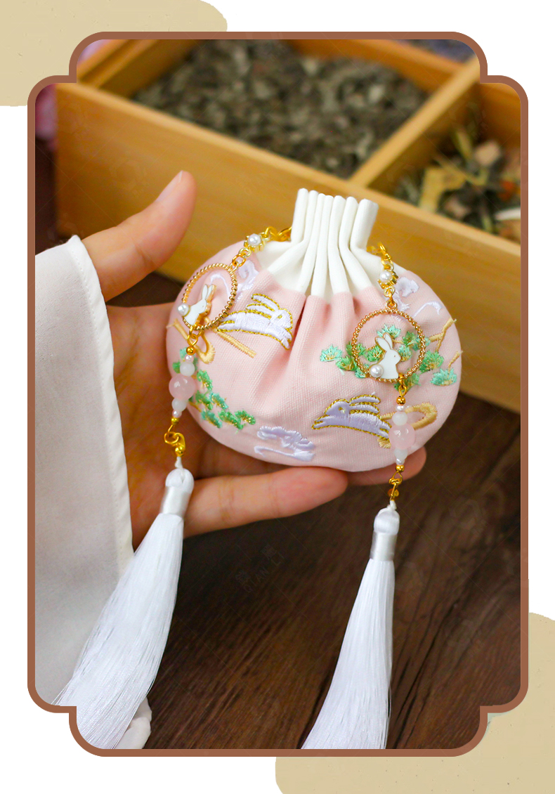 中秋七夕礼物情侣香囊刺绣古风汉服腰佩随身驱蚊香包苏绣荷包车挂》无