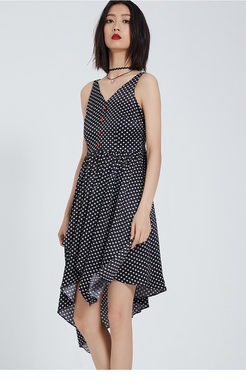 马克华菲女装2019夏新款波点吊带连衣裙韩版修身连衣裙女小清新