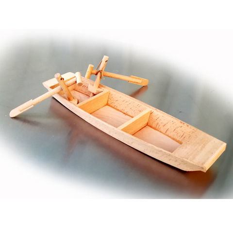 简单的木质小船儿童图片