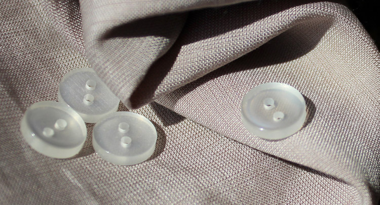 衬衫扣子红色白色藏青色蓝色男女衬衣纽扣儿童衣服小扣子