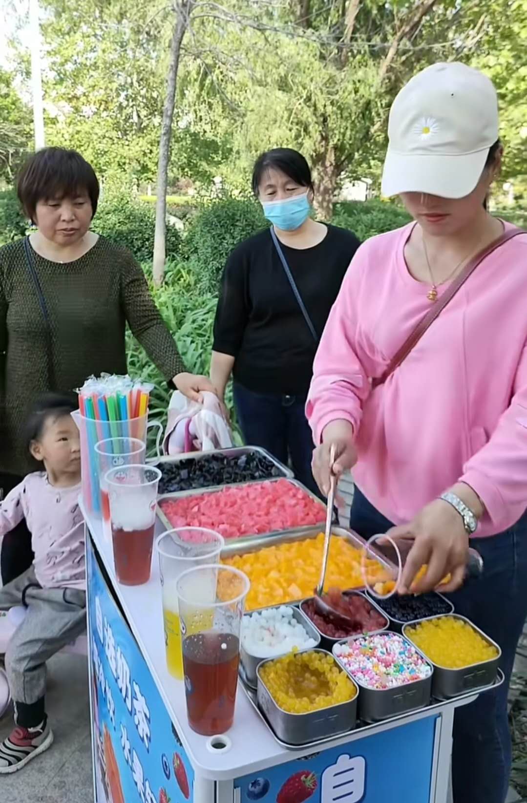 夏季移动冷饮摆摊机古达网红冒烟冷饮机果汁流动饮料机器商用设备饮品