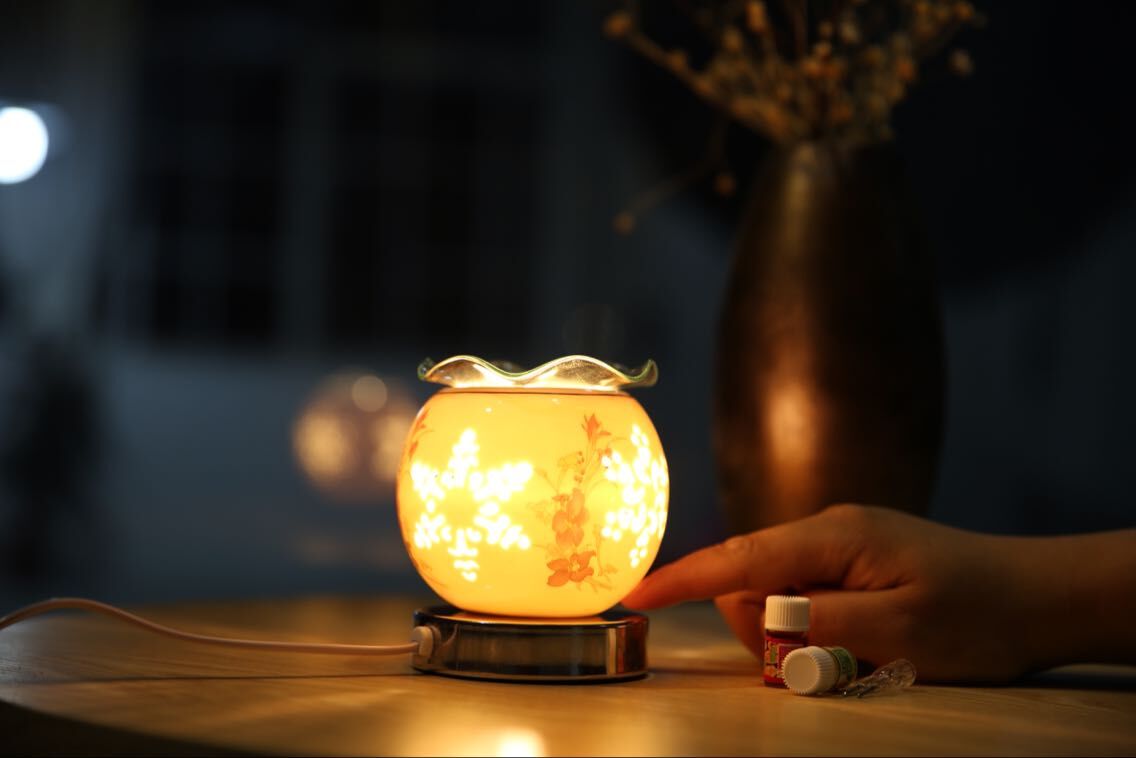 陶瓷插电香薰灯精油灯插电香薰炉香薰机院spa卧室香薰台灯