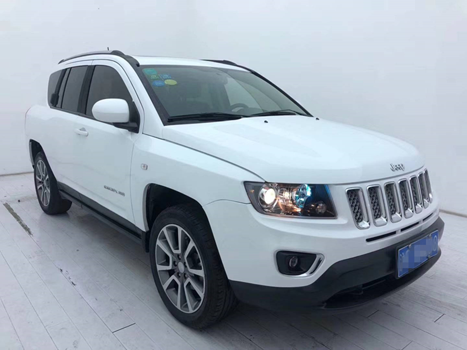 订金销售吉普jeepjeep2015款指南者20l两驱运动版二手汽车suv