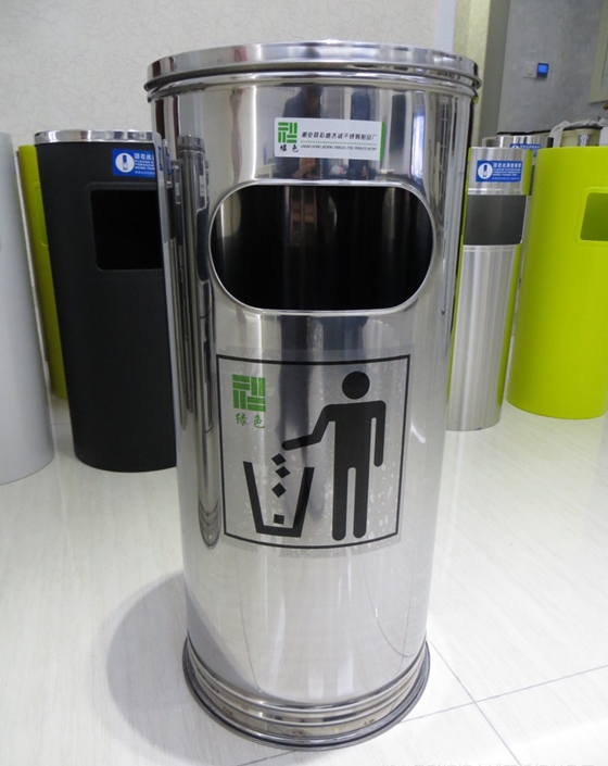 酒店不锈钢立式烟蒂柱吸烟区室内带烟灰缸盅灭烟头筒户外垃圾桶三维