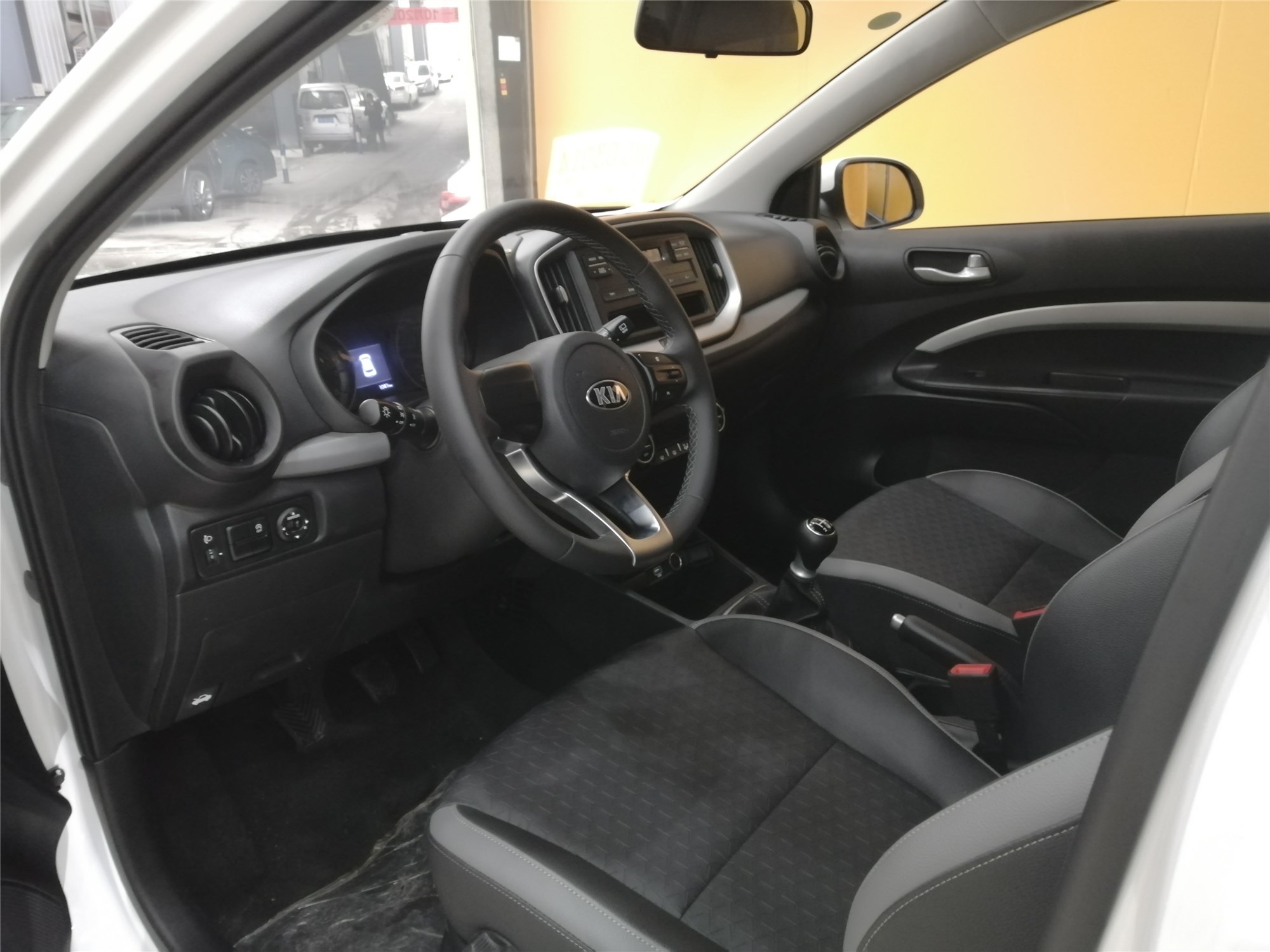 订金销售起亚奕跑2019款手动14趣享版易好车车都二手车