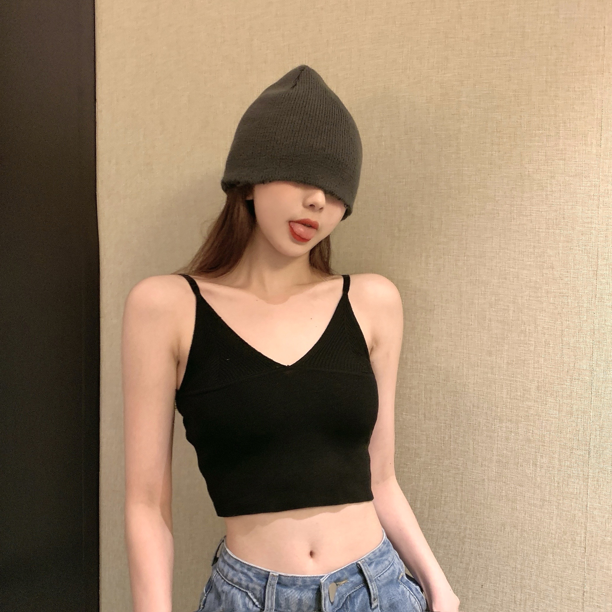 2020新款ins网红泫雅风上修身显瘦v领色外穿针织背心吊带女夏