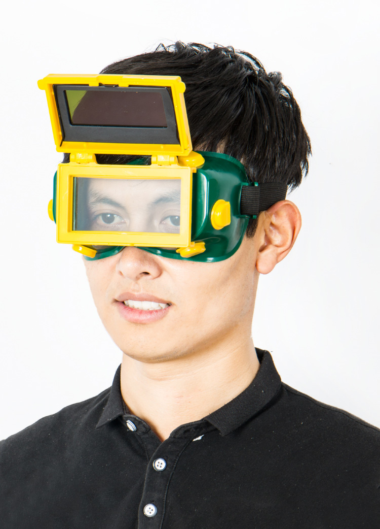 定做 电焊眼镜自动变光防强光翻盖烧焊工氩弧焊变色护目镜 变光眼镜