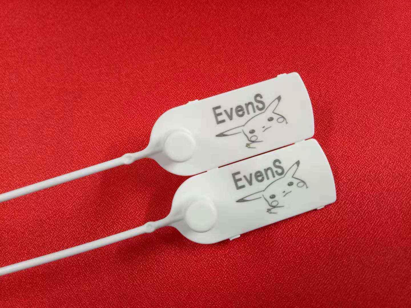 衣服一次性防盗扣塑料封条鞋包防伪防拆防调包扣吊牌扎带标签扣