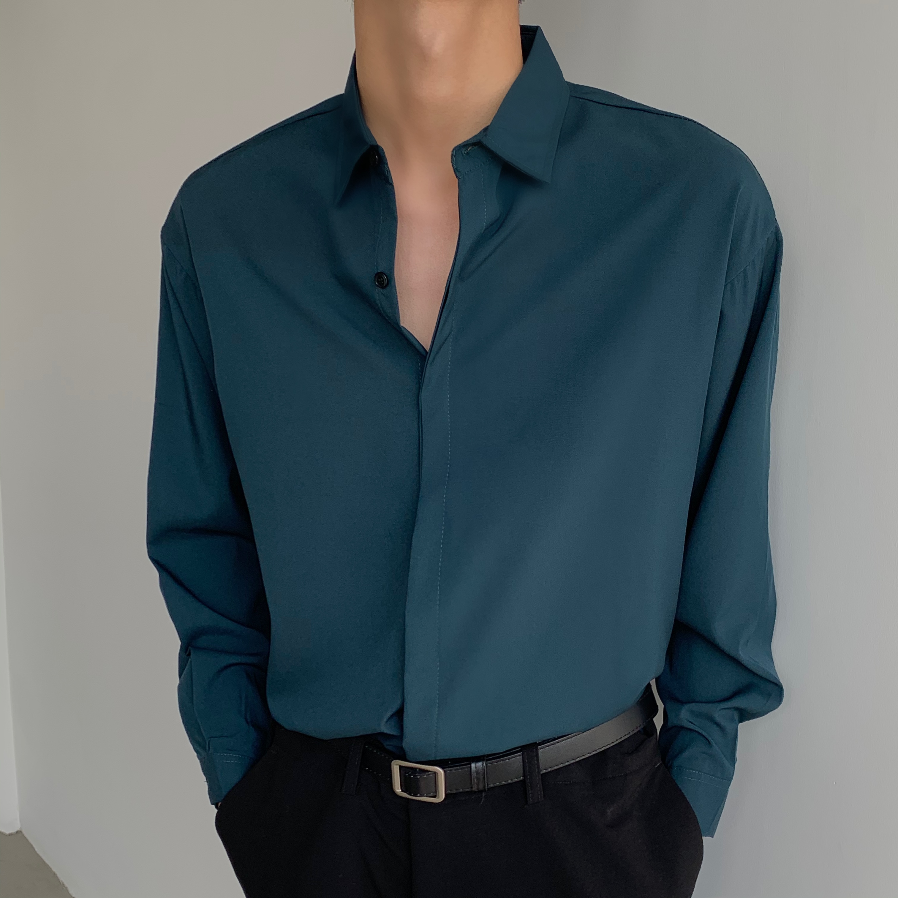 禁欲垂感坠感百搭黑白衬衫男长袖韩版宽松潮流帅气冰丝雪纺衬衣男墨