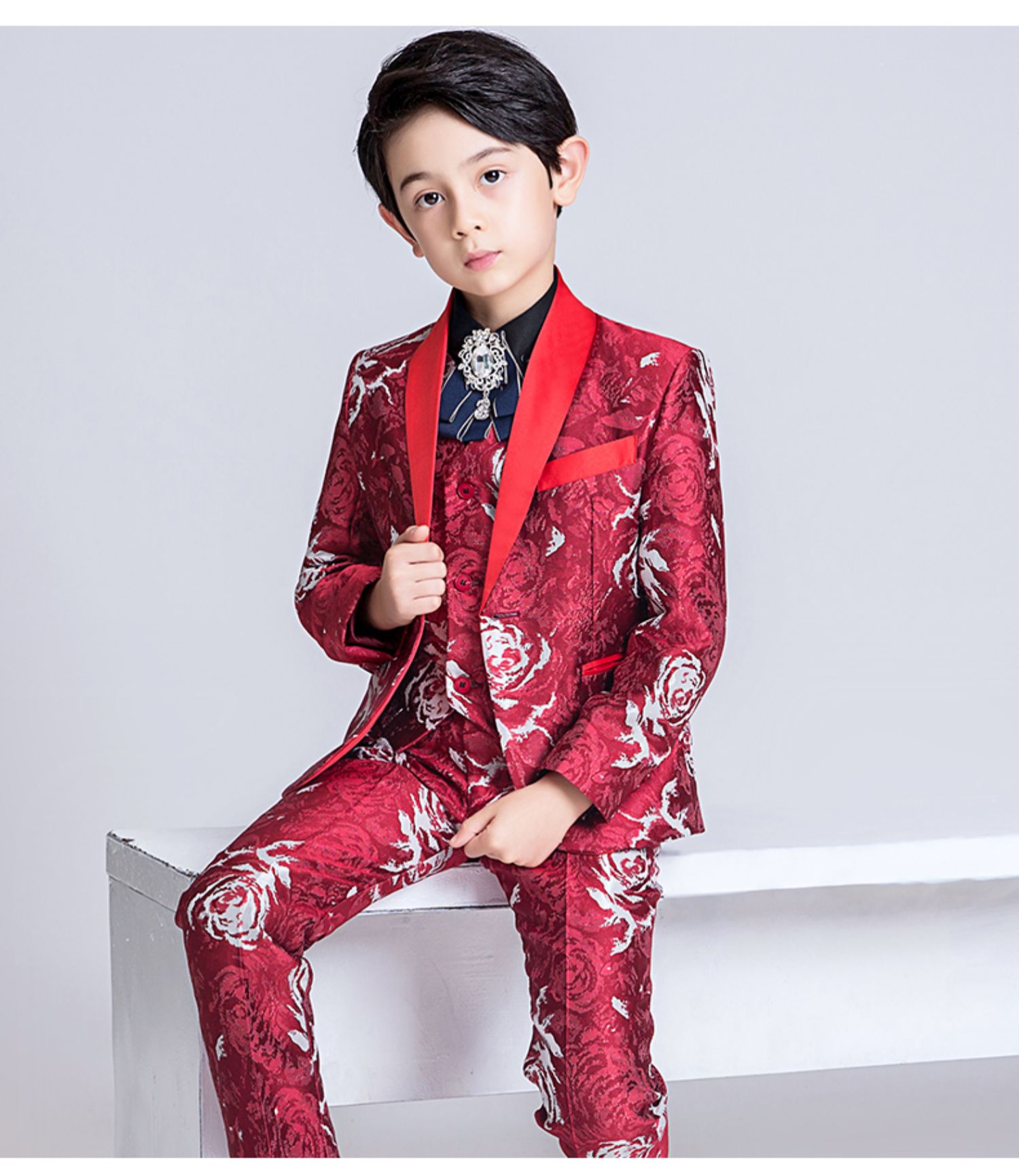 新品热卖儿童西装花童礼服男中大童表演服走秀男童小西服主持人小孩