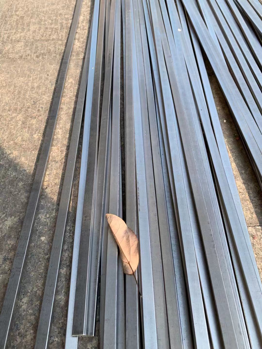 304不锈钢钢条扁条扁钢线条316l方钢不锈钢排平键四方棒拉丝板