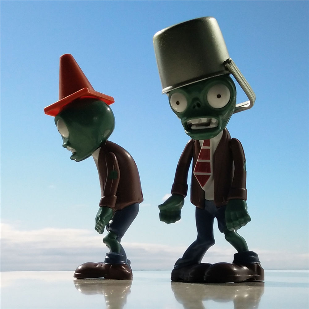 《植物大战僵尸玩具单个路障铁桶僵尸太阳神牛仔僵尸巨人小鬼 路障