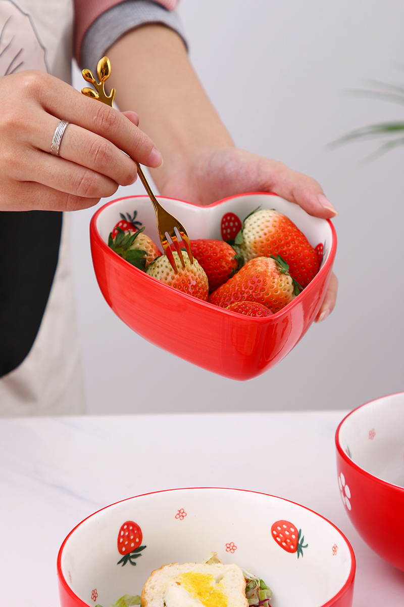 家用创意碗盘草莓碗陶瓷可爱少女心网红餐具面碗可爱盘子单个碗 商品
