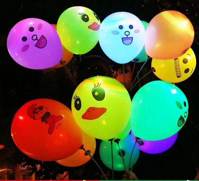 摆摊发光气球led灯批发儿童玩具七彩闪灯夜光地推夜市带灯气球透明