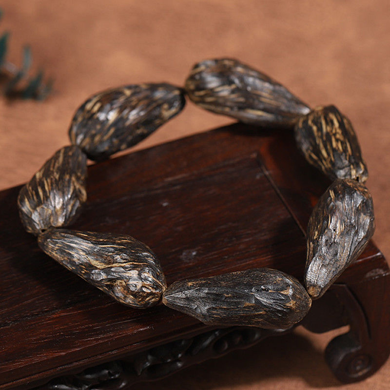 正宗海南天然沉香虫漏手串原木密结沉水级黑油老料文玩手链男女约18mm