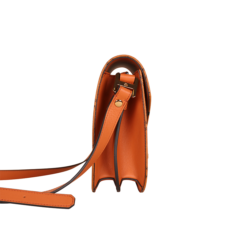 苏宁国际直营【直营】mcm 涂层帆布/涂层帆布配皮女士小猪包单肩包斜