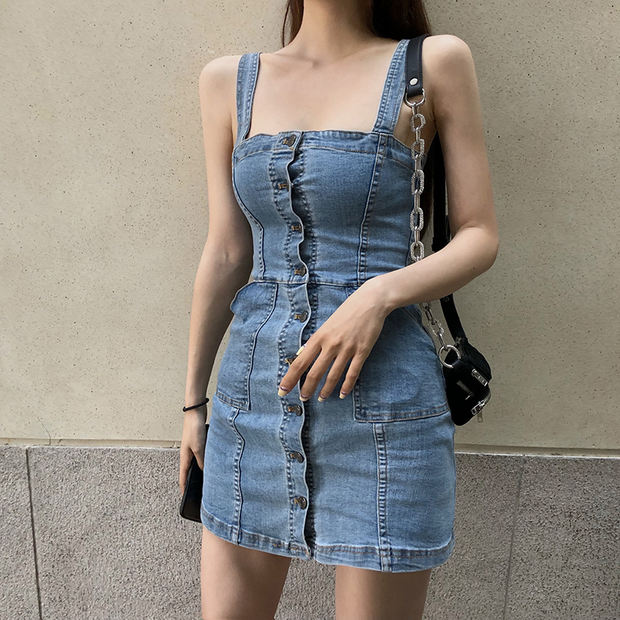 《2021春夏韩版单排扣背带牛仔裙女收腰显瘦抹胸性感吊带包臀连衣裙