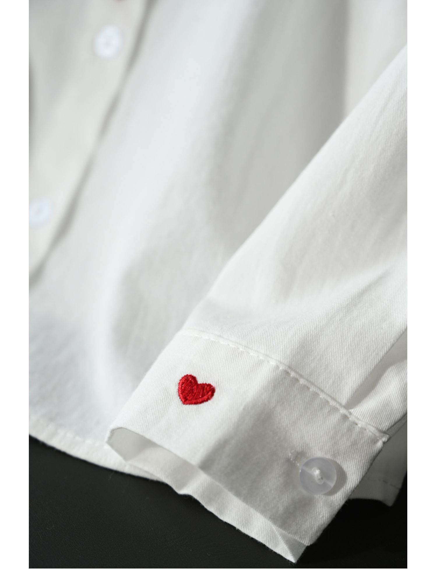 儿童白衬衫女童甜美可爱刺绣爱心上衣长袖打底衫春秋款童装绿彩虹光