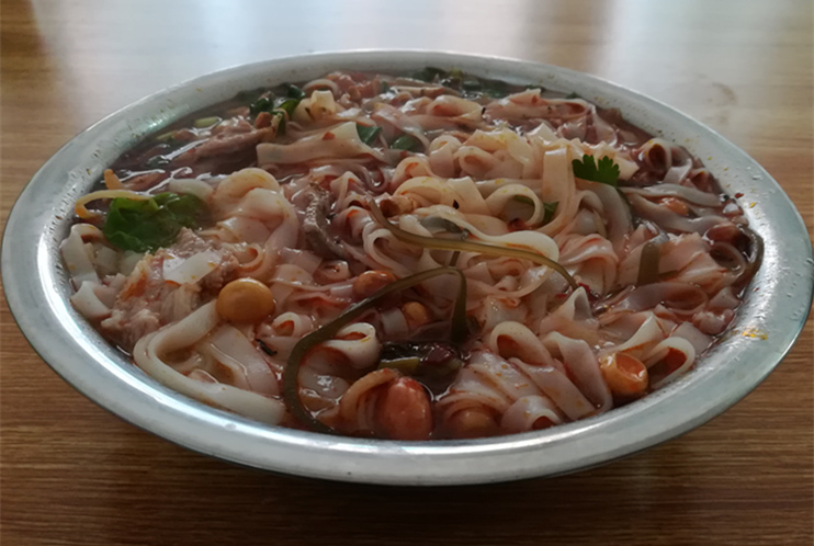 南丹切粉广西河池特产农家手工河粉米粉湿米粉扁粉石磨粉