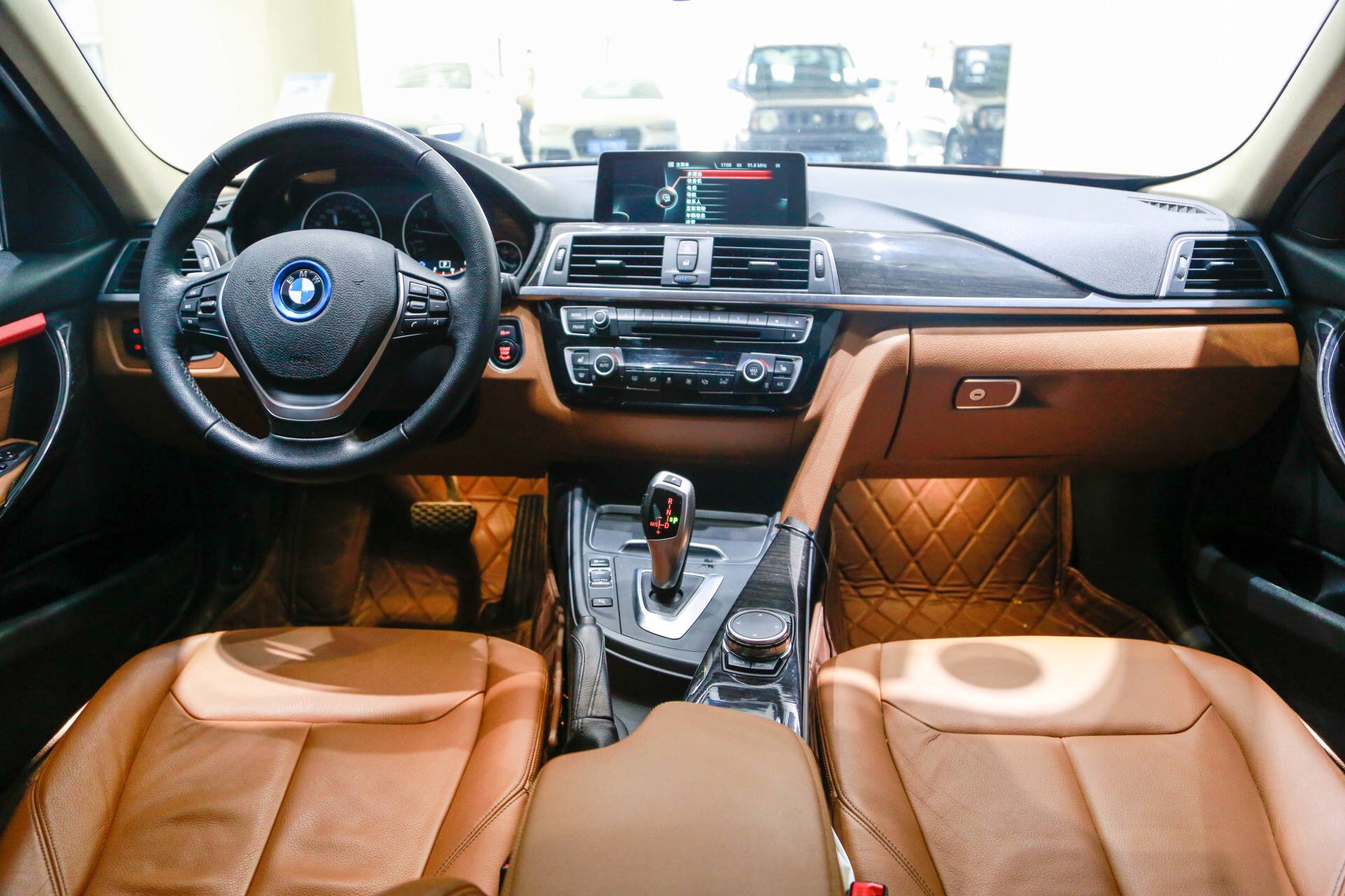 订金销售2016款宝马3系320li豪华设计套装二手汽车中型车